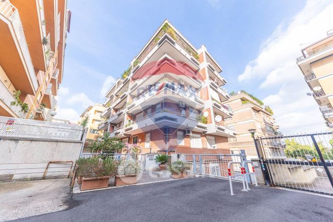 Appartamento in residenziale in Via Alfredo Casella 13