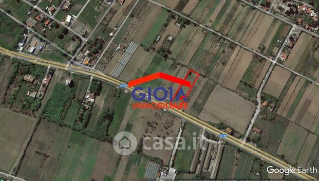 Terreno agricolo in commerciale in Via Domiziana