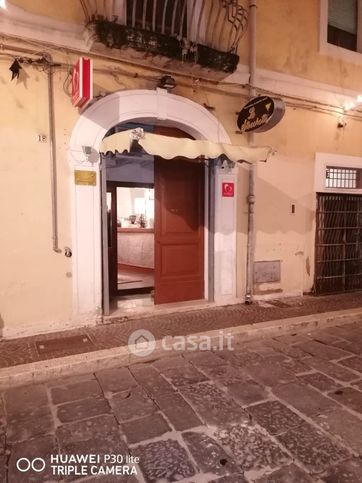 Negozio/locale commerciale in commerciale in Via Bruno
