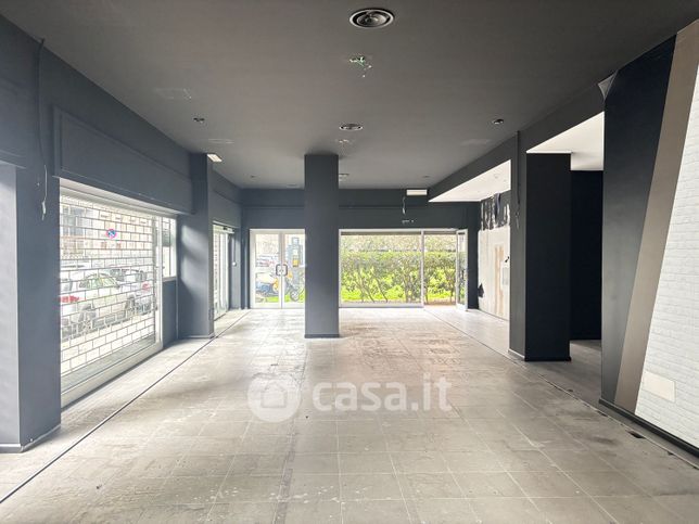 Negozio/locale commerciale in commerciale in Via San Vito 10