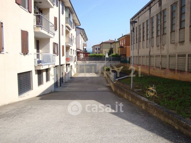 Garage/posto auto in residenziale in Via Provinciale 18