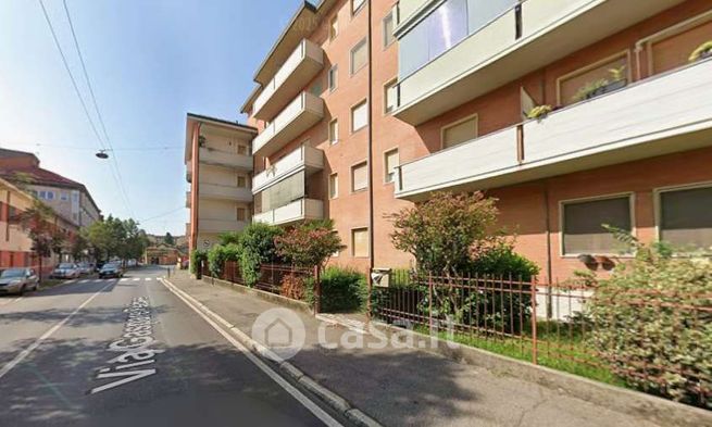 Box/posto auto in residenziale in Via Gaspare Pedone 21