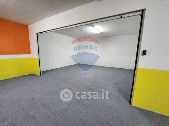 Garage/posto auto in residenziale in Via Bronte 2 P