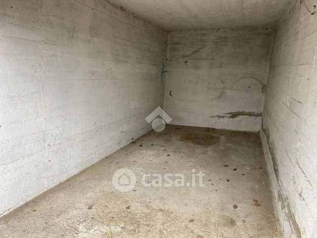 Garage/posto auto in residenziale in Via delle Rose