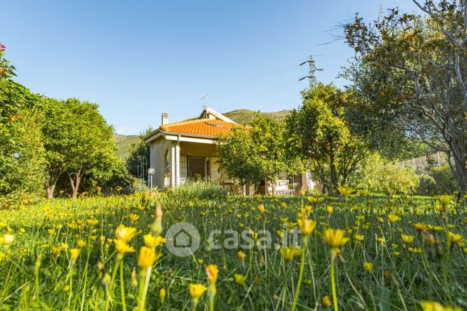 Villa in residenziale in Via Fratelli Viziano