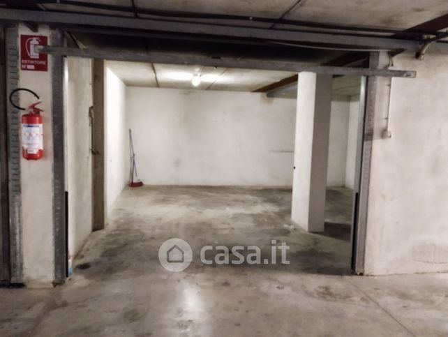 Box/posto auto in residenziale in Piazza Tiepido