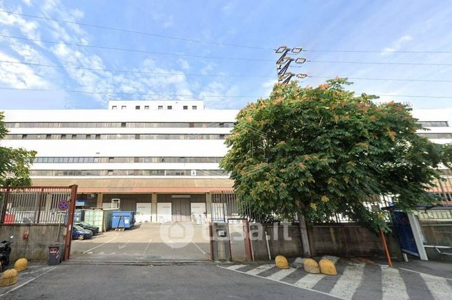 Capannone in commerciale in Via Albisola