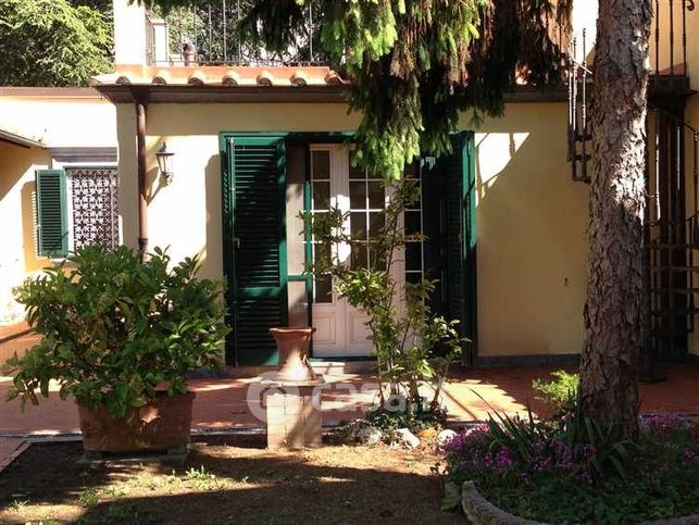 Villa in residenziale in 