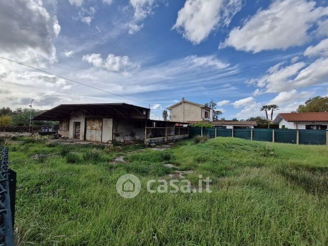 Capannone in commerciale in Strada Nascosa 1973