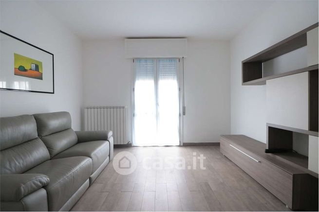 Appartamento in residenziale in Via Remesina Interna