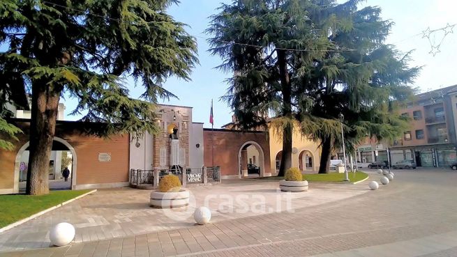 Ufficio in commerciale in Via A. Gatti 7