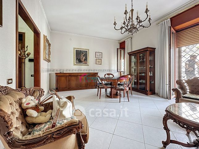 Appartamento in residenziale in Via Abate Minichini