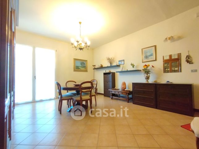 Appartamento in residenziale in Via Corrado da Montemagno 18 /a