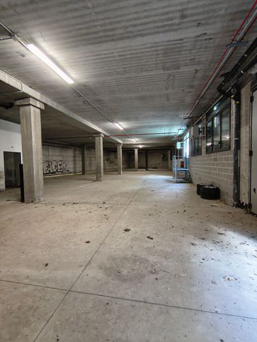 Capannone in commerciale in Via Matteotti
