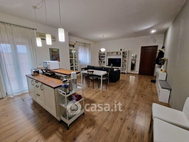 Appartamento in residenziale in Amendola 38 A