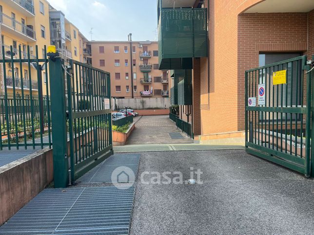 Box/posto auto in residenziale in Via Giuseppe Ferrari 6
