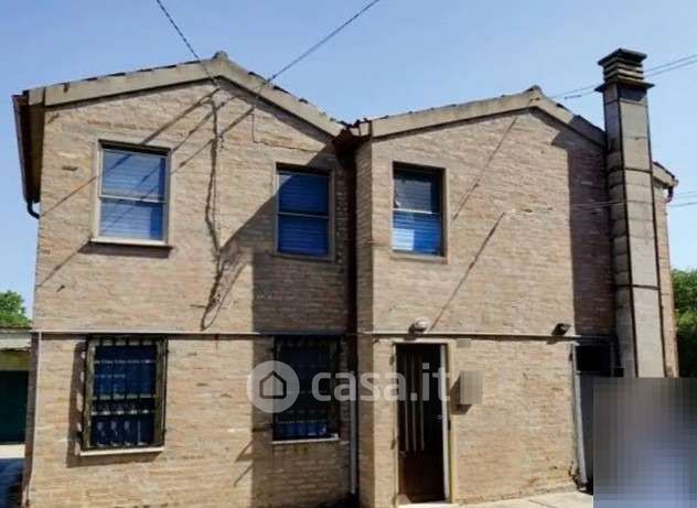 Casa bi/trifamiliare in residenziale in Via Cà Rosa