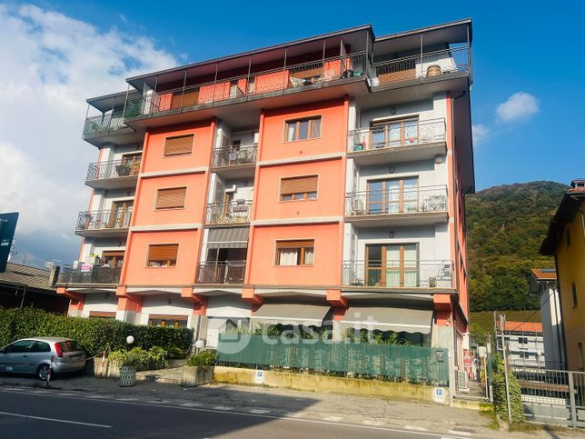 Appartamento in residenziale in Via Luino 82