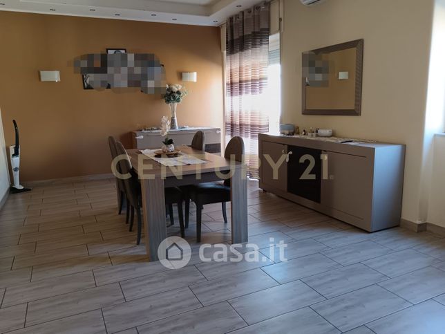 Appartamento in residenziale in Via Vezzosi 46