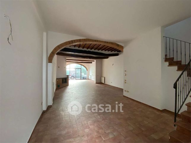 Rustico/casale in residenziale in Via Tresanti