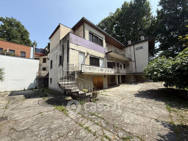 Villa in residenziale in
