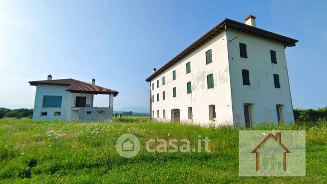Casa indipendente in residenziale in