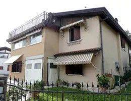 Appartamento in residenziale in Via Eugenio Montale 21