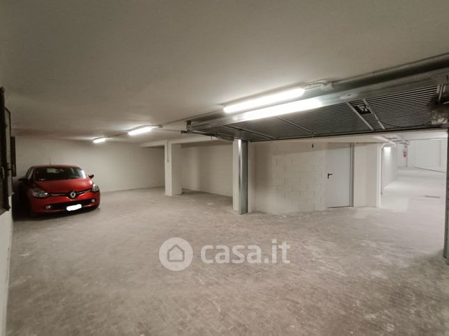 Garage/posto auto in residenziale in Via Santo Garovaglio 28