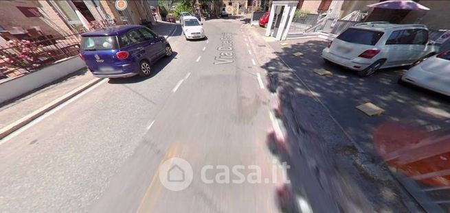 Box/posto auto in residenziale in Via Due Fonti