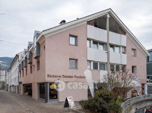 Ufficio in commerciale in Via Santa Croce