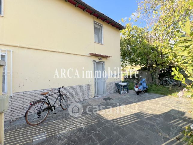 Casa indipendente in residenziale in 