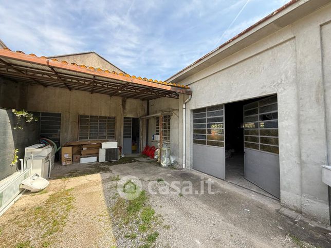 Capannone in commerciale in trieste 36