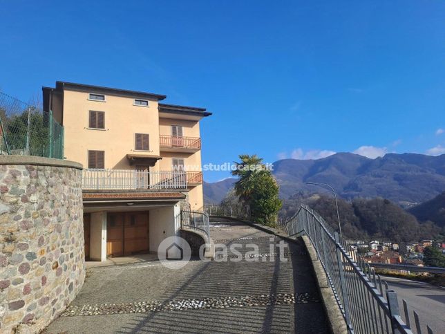 Casa indipendente in residenziale in Via Cornella