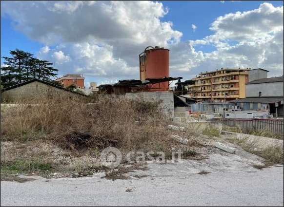 Capannone in commerciale in Strada Minturnae
