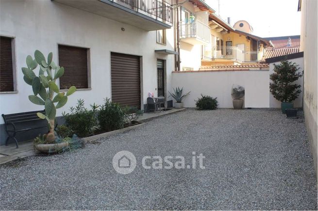 Casa indipendente in residenziale in Via Como 20