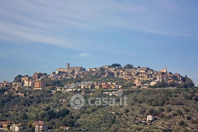Appartamento in residenziale in Via Consolare