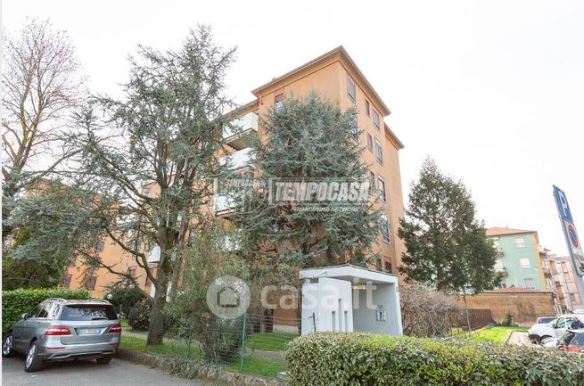 Ufficio in commerciale in 