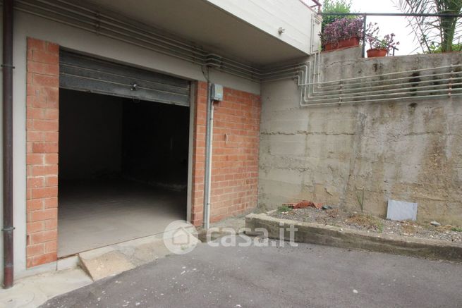 Box/posto auto in residenziale in Via Giuseppe Verdi