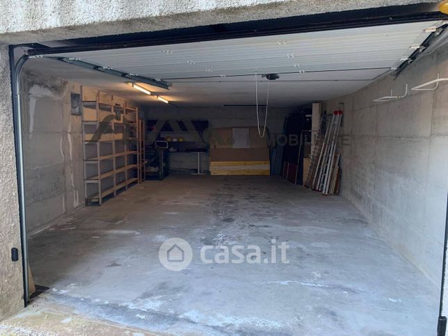 Garage/posto auto in residenziale in Via Rusca