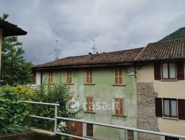 Rustico/casale in residenziale in Via Selvino