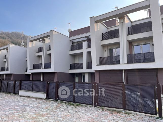 Villetta a schiera in residenziale in Via Carlo Jussi 198
