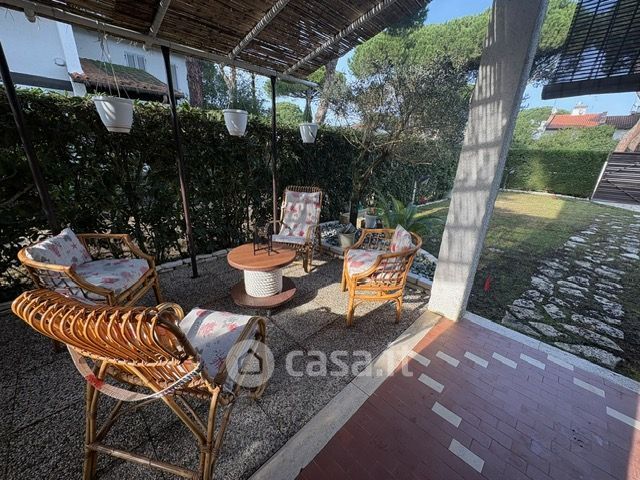 Villetta a schiera in residenziale in Viale Raffaello Sanzio