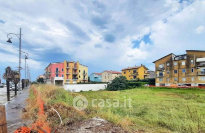 Terreno edificabile in residenziale in Via Pesaro