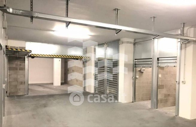 Box/posto auto in residenziale in Via Federico Cammeo 12