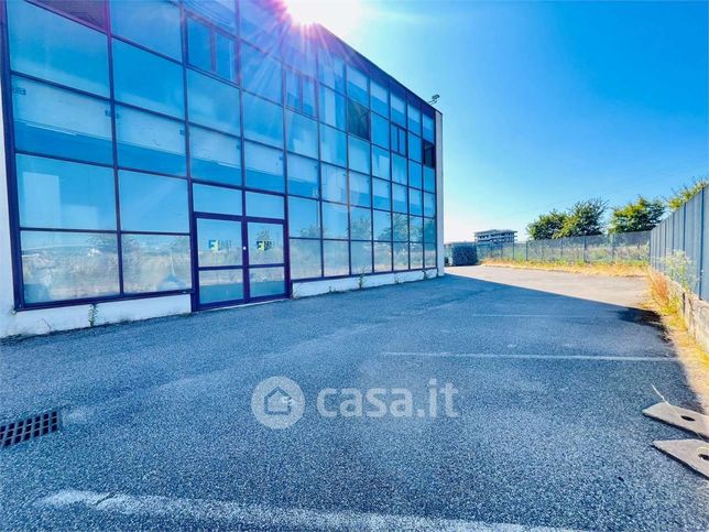 Ufficio in commerciale in