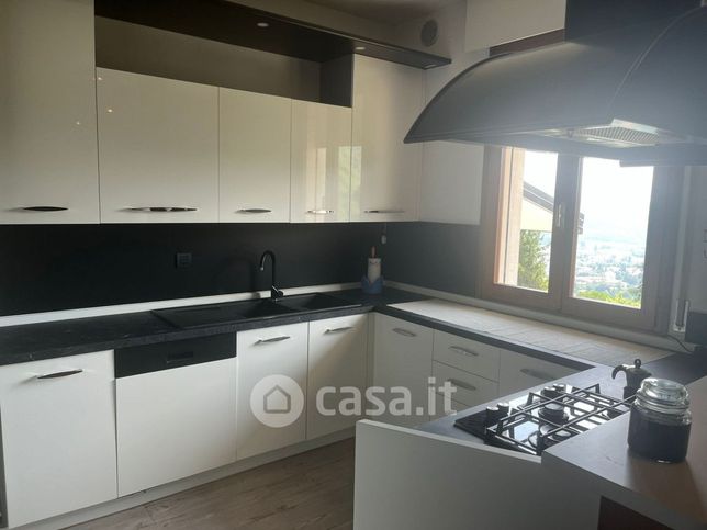 Appartamento in residenziale in Via Monte Baldo