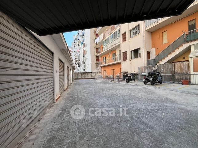Box/posto auto in residenziale in Via Valdemone 14