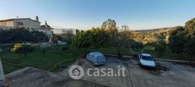 Terreno agricolo in commerciale in gallina