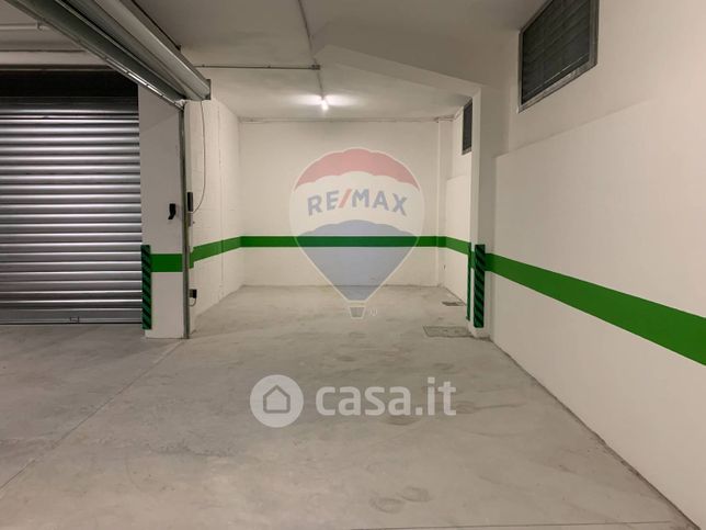 Garage/posto auto in residenziale in Via Ampio Flaviano