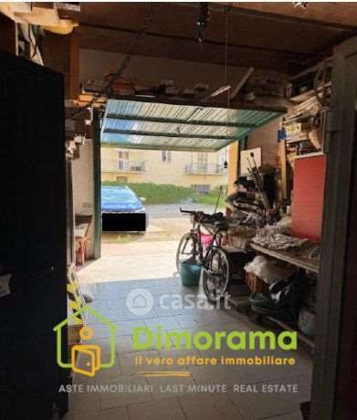 Box/posto auto in residenziale in Via Profeti